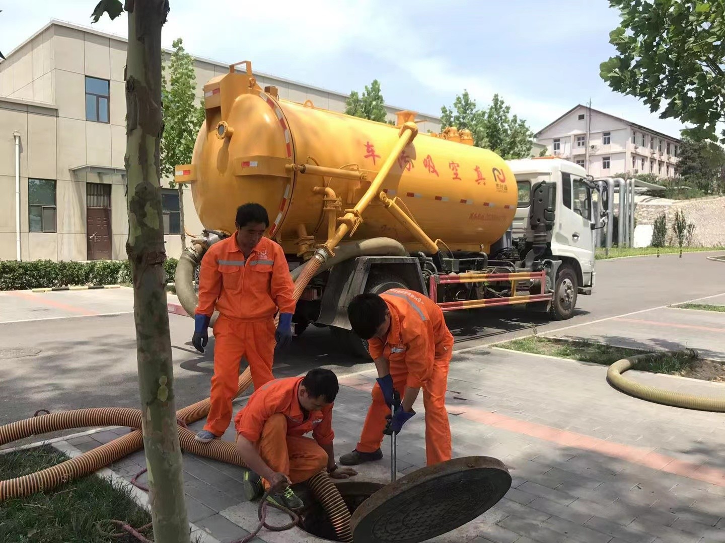 河池化粪池清理与5-8吨吸粪车施工效率分析